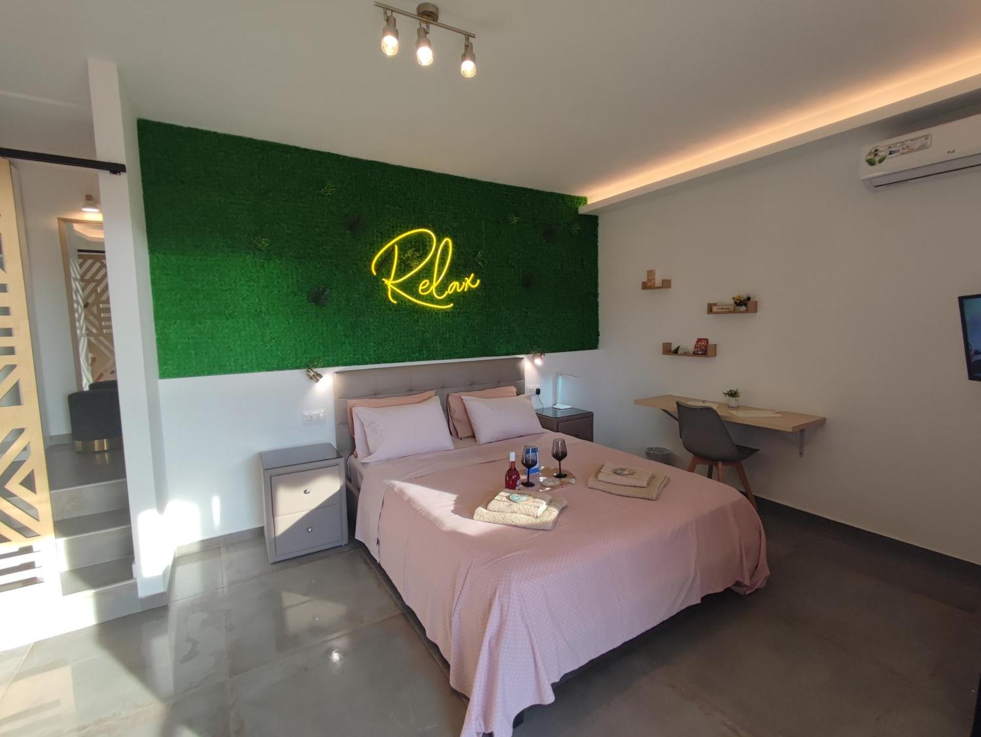 Theasis 5 Luxury Studio With Sea View Neos Marmaras Bagian luar foto